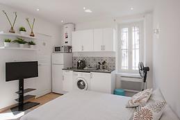 Jolie Studio sur Toulon avec wifi+Terrasse