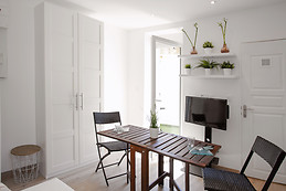 Jolie Studio sur Toulon avec wifi+Terrasse