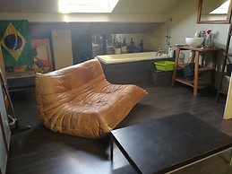 Jolie et vaste chambre meublée