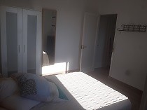 La Habitación SUR, con escritorio, armario, estanterias... super