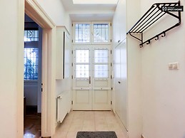 large-3-bedroom-apartment-rent-near-madach-theater-erzsebetvaros