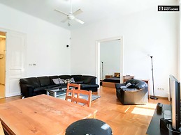 large-3-bedroom-apartment-rent-near-madach-theater-erzsebetvaros