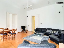 large-3-bedroom-apartment-rent-near-madach-theater-erzsebetvaros