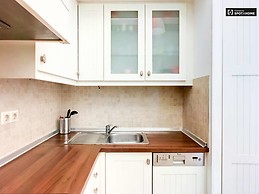 large-3-bedroom-apartment-rent-near-madach-theater-erzsebetvaros