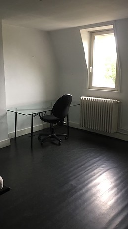 Large room on the edge of the historic centre