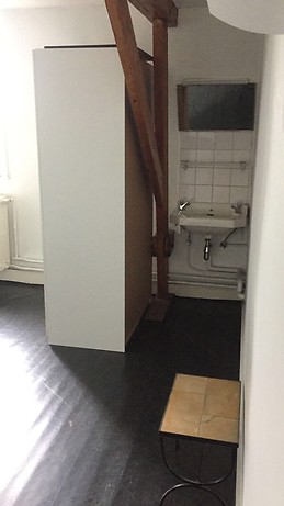 Large room on the edge of the historic centre