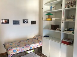 large room (mq 25) with 2 single beds