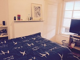 Large and clean double room available- single or double occupancy