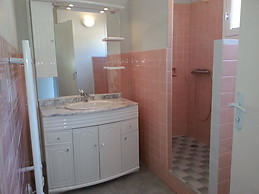 Learn in Toulon and Live on the Sea Side