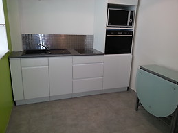 Learn in Toulon and Live on the Sea Side