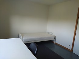 Light and white room with green vieuws, walking distance to the
