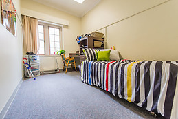 Linked Single Room with Shower/WC & SHARED Kitchen