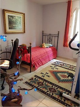 Loue 1 chambres dans villa de 150 m2.