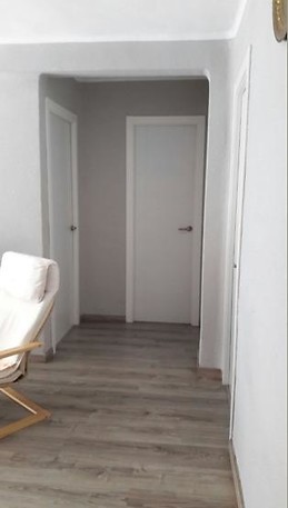 Lovely three room shared flat with balcony in Malaga center