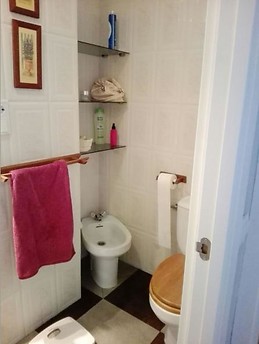 Lovely three room shared flat with balcony in Malaga center