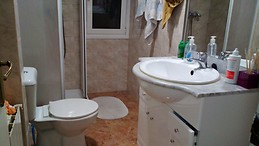 Medium bedroom in Zaragoza, 5 mins walk to Campus San Francisco