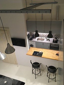 Moody studio apartment with fabulous new furniture in the city c