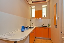 Nice apartment close to Ocktogon square