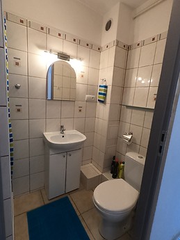 Nice Studio Apartment with all new furniture. Superb location.