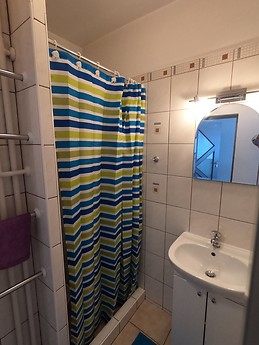 Nice Studio Apartment with all new furniture. Superb location.