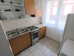 Nice Studio Apartment with all new furniture. Superb location.