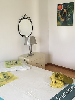 Peaceful and lightning room with country view