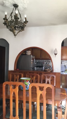 Piso amplio y acogedor de tres habitaciones en una zona privileg