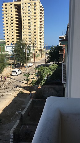 Piso amplio y acogedor de tres habitaciones en una zona privileg