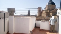 Alquilo habitación en piso amplio y luminoso. Casco antiguo de Toledo.