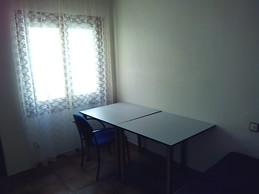 Piso amplio, con luz natural y con internet