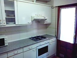 Piso amplio, con luz natural y con internet