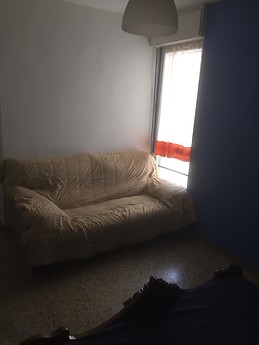 piso amplio, sin reformar pero funcional, bien situado