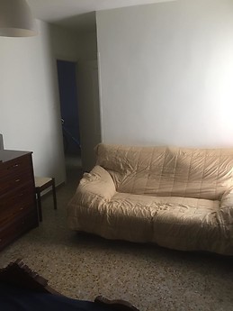 piso amplio, sin reformar pero funcional, bien situado