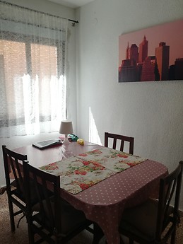 piso amplio y luminoso apenas reestructurado situado en centro a