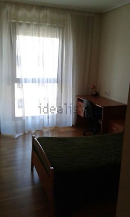 Piso amplio y luminoso cerca de la universidad de Logroño, urge.