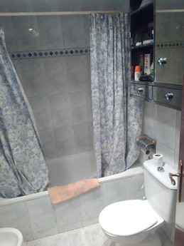 Piso con grandes habitaciones y soleado