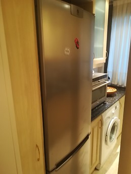 Piso en pleno centro, junto al Corte Inglés de Sagasta. Acogedor