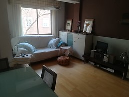 Piso en pleno centro, junto al Corte Inglés de Sagasta. Acogedor