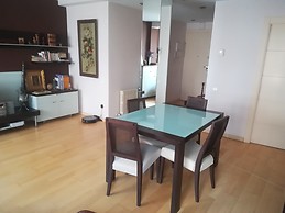 Piso en pleno centro, junto al Corte Inglés de Sagasta. Acogedor