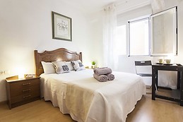 Piso de tres habitaciones con A/C en el centro histórico de Málaga