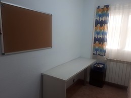 Piso en Zaragoza centro con tres habitaciones.