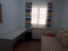 Piso en Zaragoza centro con tres habitaciones.