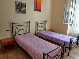 Posto letto in ampio Bilocale per studentesse zona Centro