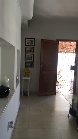 Propiedad horizontal con tres habitaciones con baños privados.