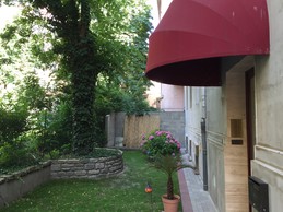 Quiet One Bedroom Apartment in Budapest 2. District close to Mam