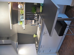 Quiet studio with private kitchenette, bathroom and terrace