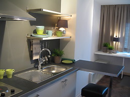 Quiet studio with private kitchenette, bathroom and terrace