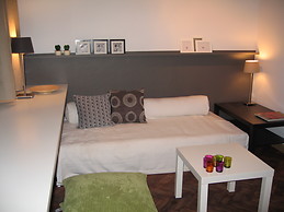 Quiet studio with private kitchenette, bathroom and terrace