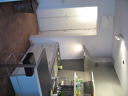 Quiet studio with private kitchenette, bathroom and terrace