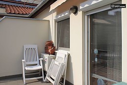 renovated-3-bedroom-apartment-rent-terezvaros-0e244d1b559e78cd1d